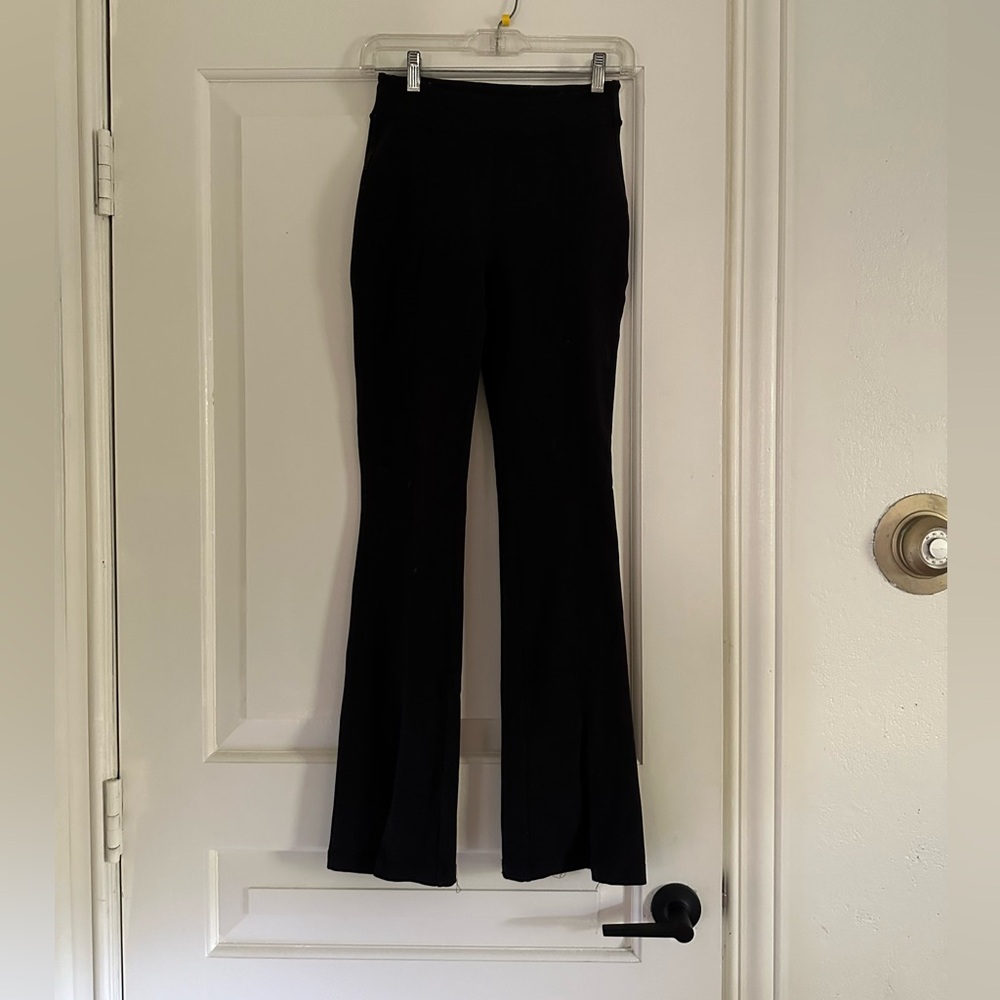 Alo Airbrush Flutter Legging Split Front - Picture 14 of 16